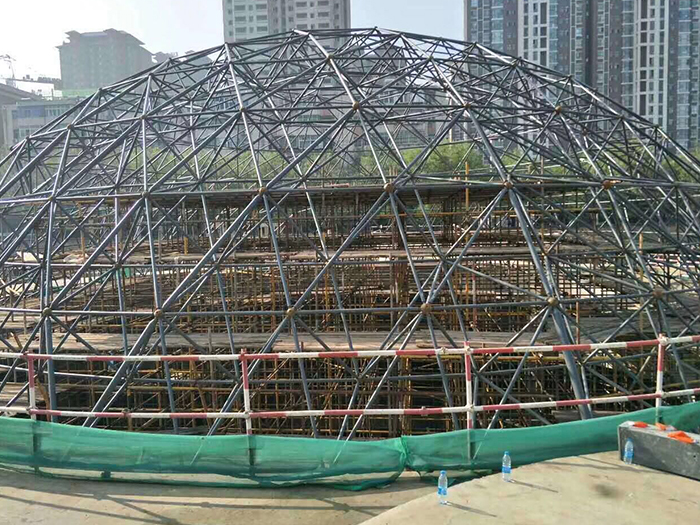 克拉玛依球形网架钢结构施工